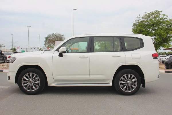 2023 Toyota Land Cruiser GXR - GCC Specs