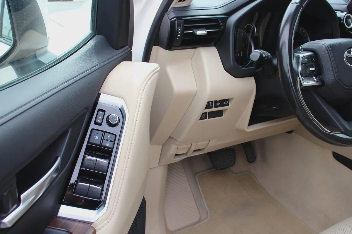 2023 Toyota Land Cruiser GXR - GCC Specs-14-14