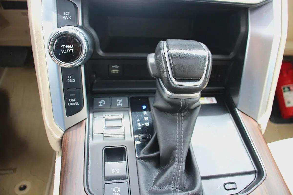 2023 Toyota Land Cruiser GXR - GCC Specs-18-18