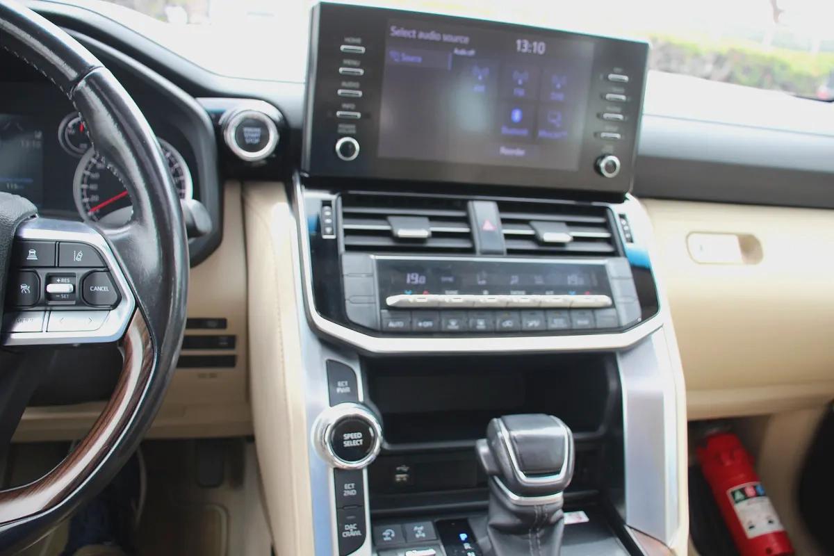 2023 Toyota Land Cruiser GXR - GCC Specs-19-19