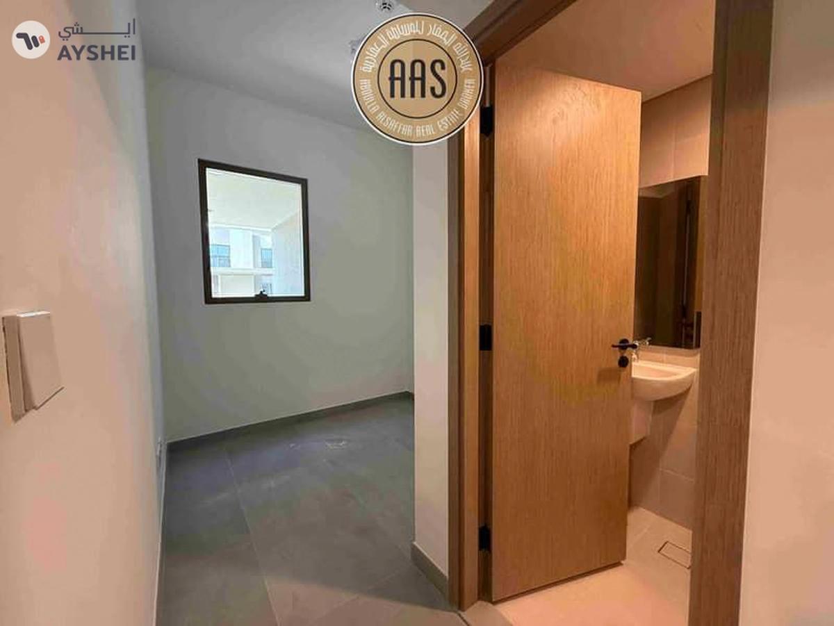 SINGLE ROW PARK FACING 4BR+MAID VILLA AVAILABLE FOR RENT-6-6