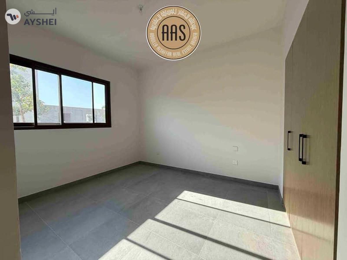 SINGLE ROW PARK FACING 4BR+MAID VILLA AVAILABLE FOR RENT-7-7