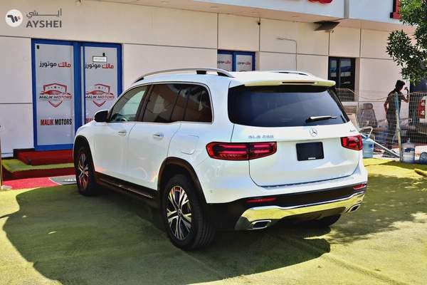 3700 Monthly American Specs Mercedes-Benz GLC 200 4Matic 2025 Model.