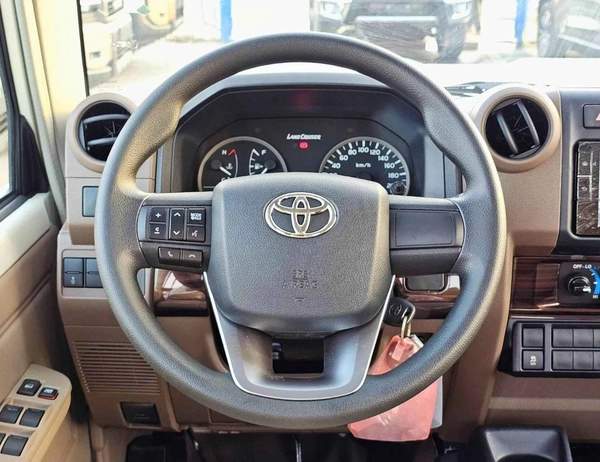Toyota Land Cruiser Pick Up LC79 STD-E / DOUBLE CABIN MANUAL / SNORKEL (CODE # STD-E)