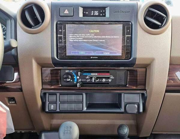 Toyota Land Cruiser Pick Up LC79 STD-E / DOUBLE CABIN MANUAL / SNORKEL (CODE # STD-E)