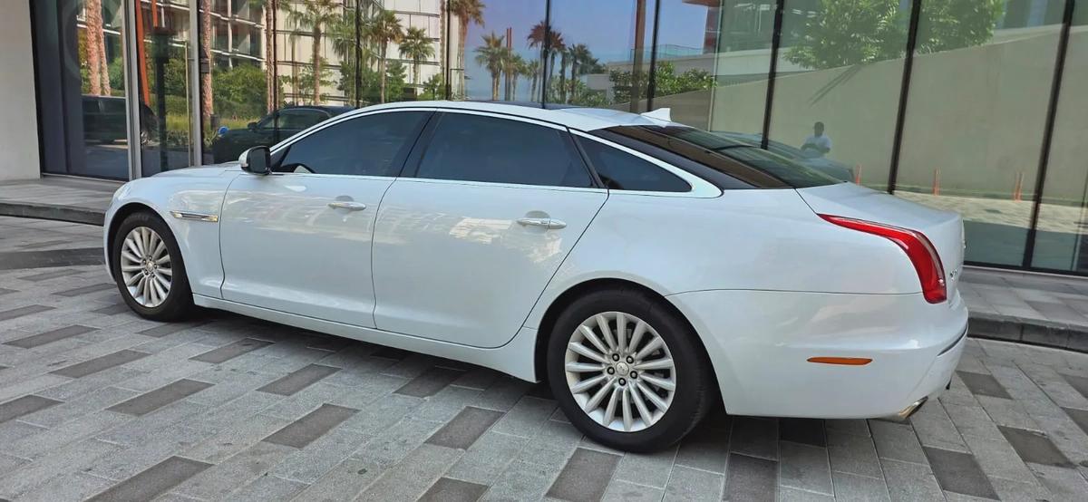 2015 Jaguar XJ L -Full option -Excellent Condition-Less kilometer driven -Bank Finance Available-3-3