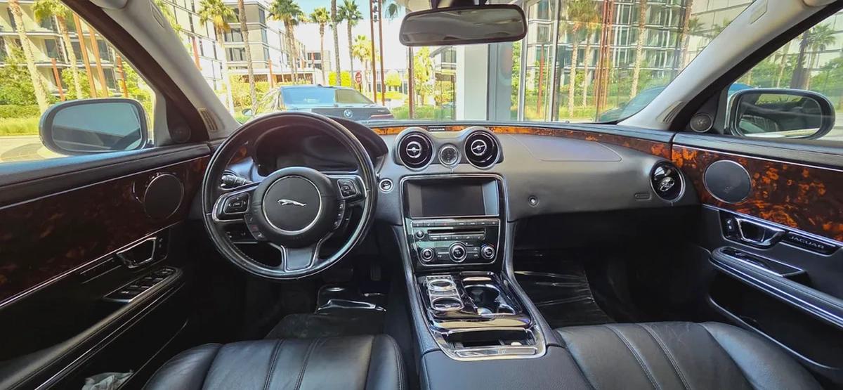 2015 Jaguar XJ L -Full option -Excellent Condition-Less kilometer driven -Bank Finance Available-8-8