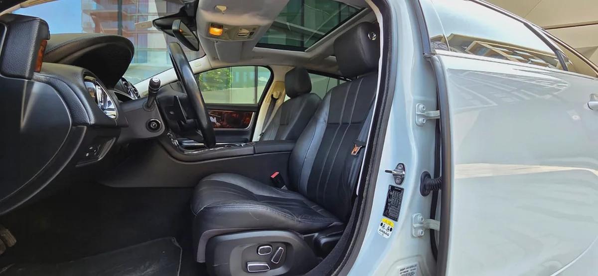 2015 Jaguar XJ L -Full option -Excellent Condition-Less kilometer driven -Bank Finance Available-9-9