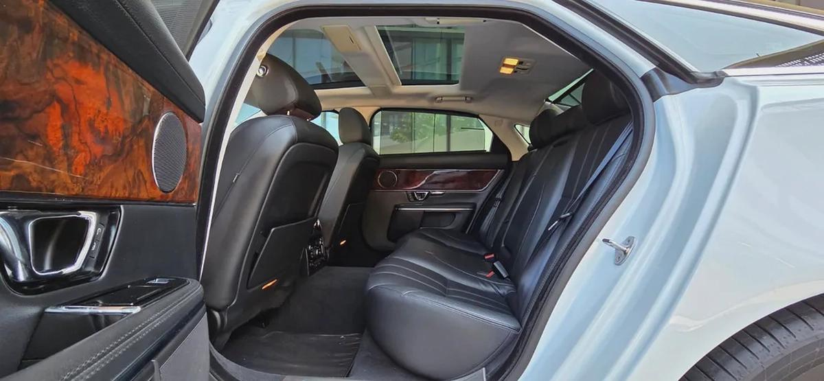 2015 Jaguar XJ L -Full option -Excellent Condition-Less kilometer driven -Bank Finance Available-10-10