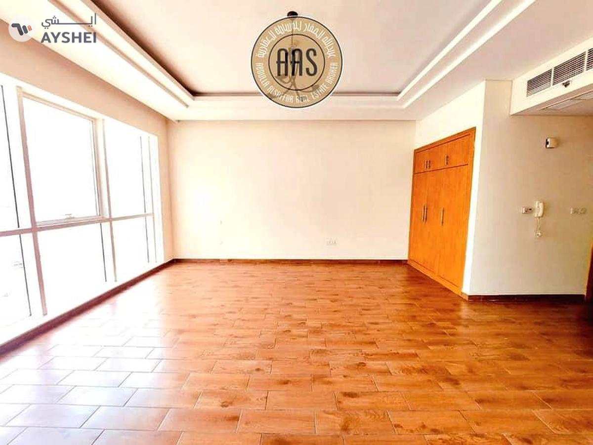 Chiller free luxurious huge Studio with all amenities-0-landscape