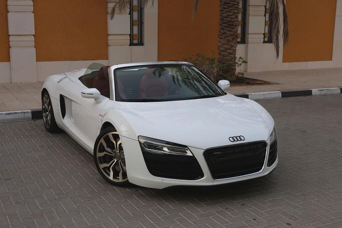 (2016) AUDI- R8 SPYDER -45000KM-GCC SPECS- PERFECT CONDITION-1-1