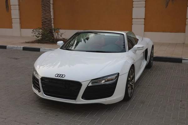(2016) AUDI- R8 SPYDER -45000KM-GCC SPECS- PERFECT CONDITION