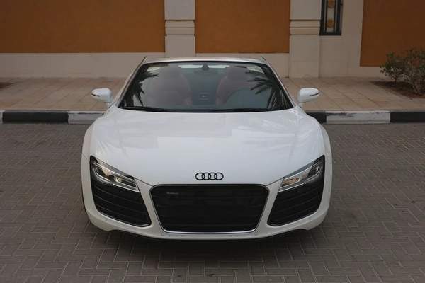 (2016) AUDI- R8 SPYDER -45000KM-GCC SPECS- PERFECT CONDITION