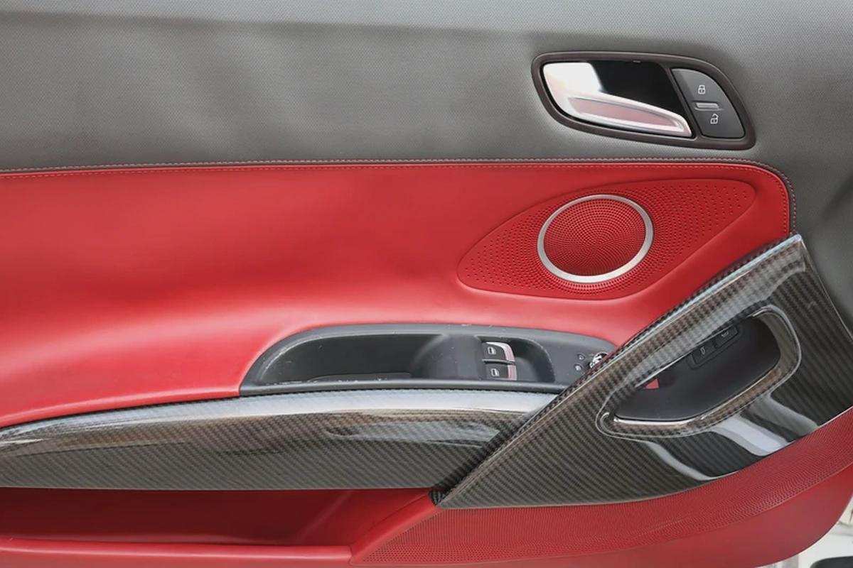 (2016) AUDI- R8 SPYDER -45000KM-GCC SPECS- PERFECT CONDITION-8-8