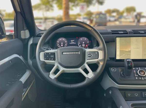 2023 Land Rover Defender 130 SE - Fuji White Long Wheelbase 3.0T Diesel D250