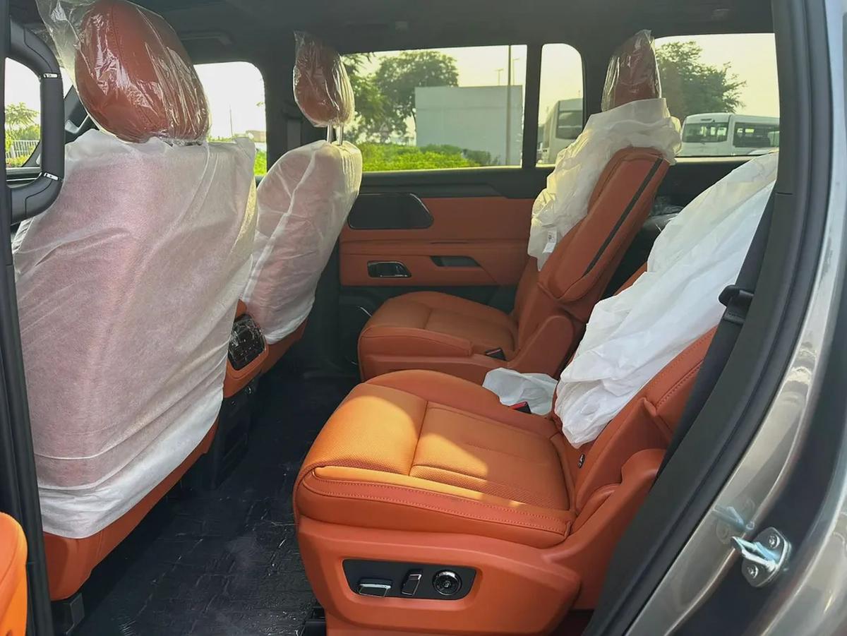 Rox01 / 7 Seats-14-14
