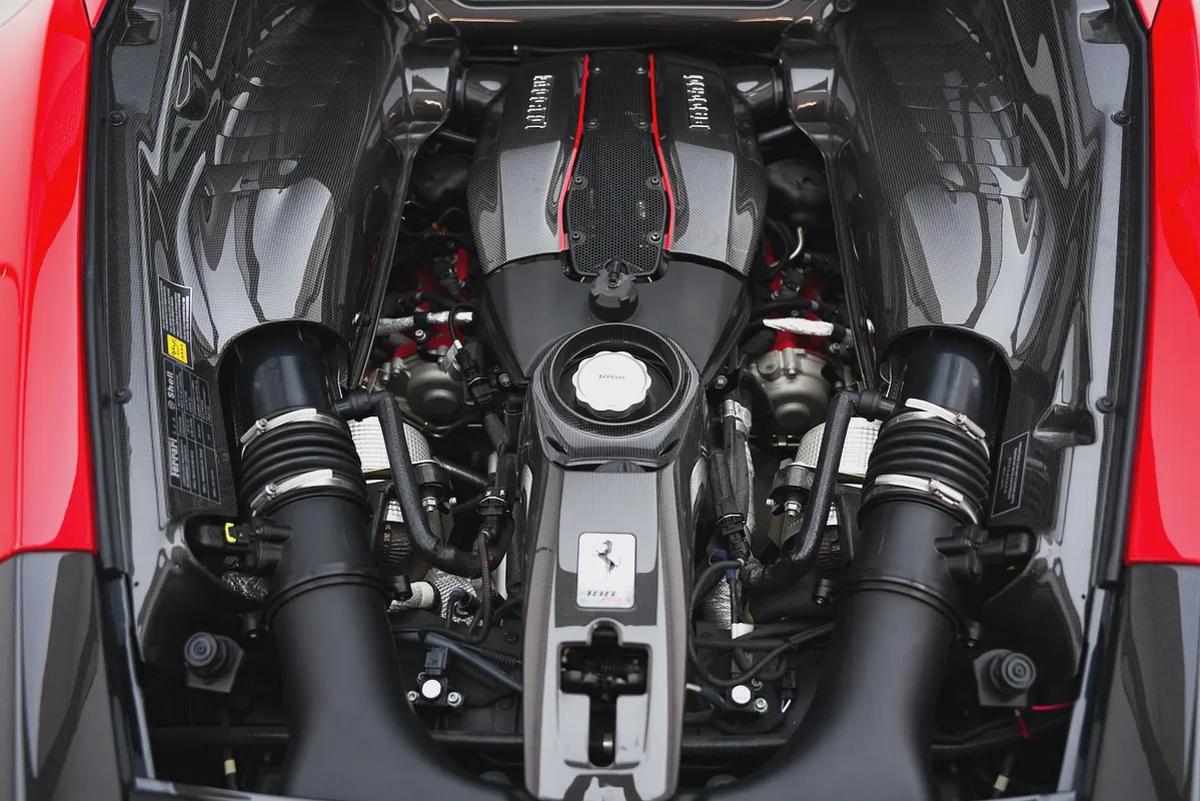 2019 FERRARI 488 PISTA PILOTI WITH 7 YEARS SERVICE CONTRACT-16-16