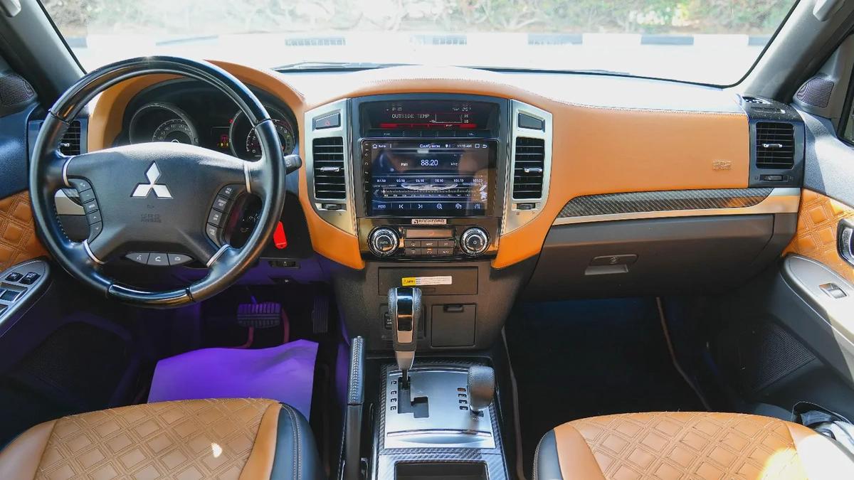 MITSUBISHI PAJERO 2020!! SIGNATURE CONDITION!! GCC SPECS!! WELL MAINTAINED!! 3.8 V6-6-6