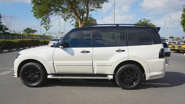 MITSUBISHI PAJERO 2020!! SIGNATURE CONDITION!! GCC SPECS!! WELL MAINTAINED!! 3.8 V6