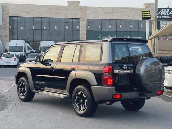 نيسان فتك سوبر سفاري 2022 خليجي جير عادي بحاله ممتازه