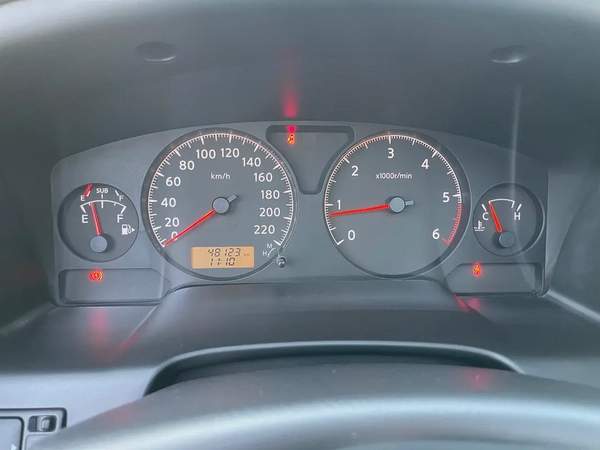 نيسان فتك سوبر سفاري 2022 خليجي جير عادي بحاله ممتازه