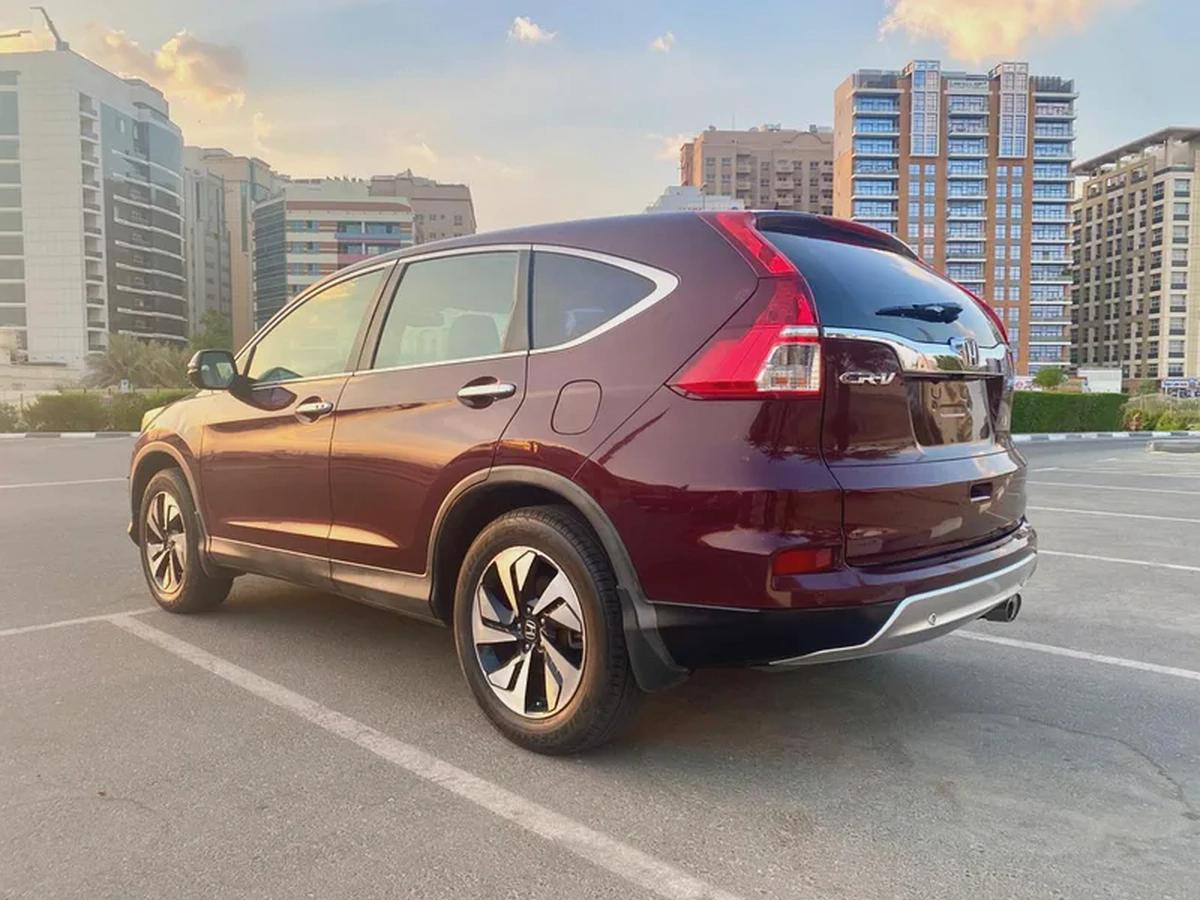 Very Low mileage HONDA CR-V agency serviced ||Gcc ||Accident free || full option-8-8