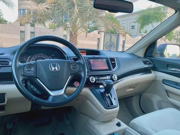 Very Low mileage HONDA CR-V agency serviced ||Gcc ||Accident free || full option