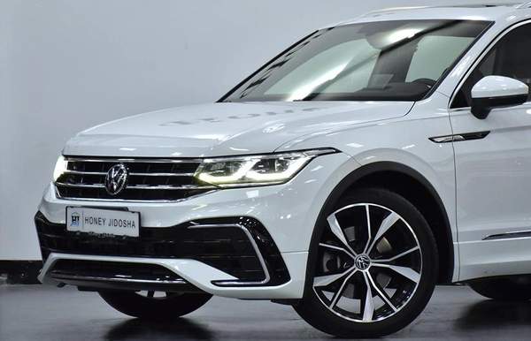 Volkswagen Tiguan R-Line 4Motion ( 2024 Model ) in White Color GCC Specs