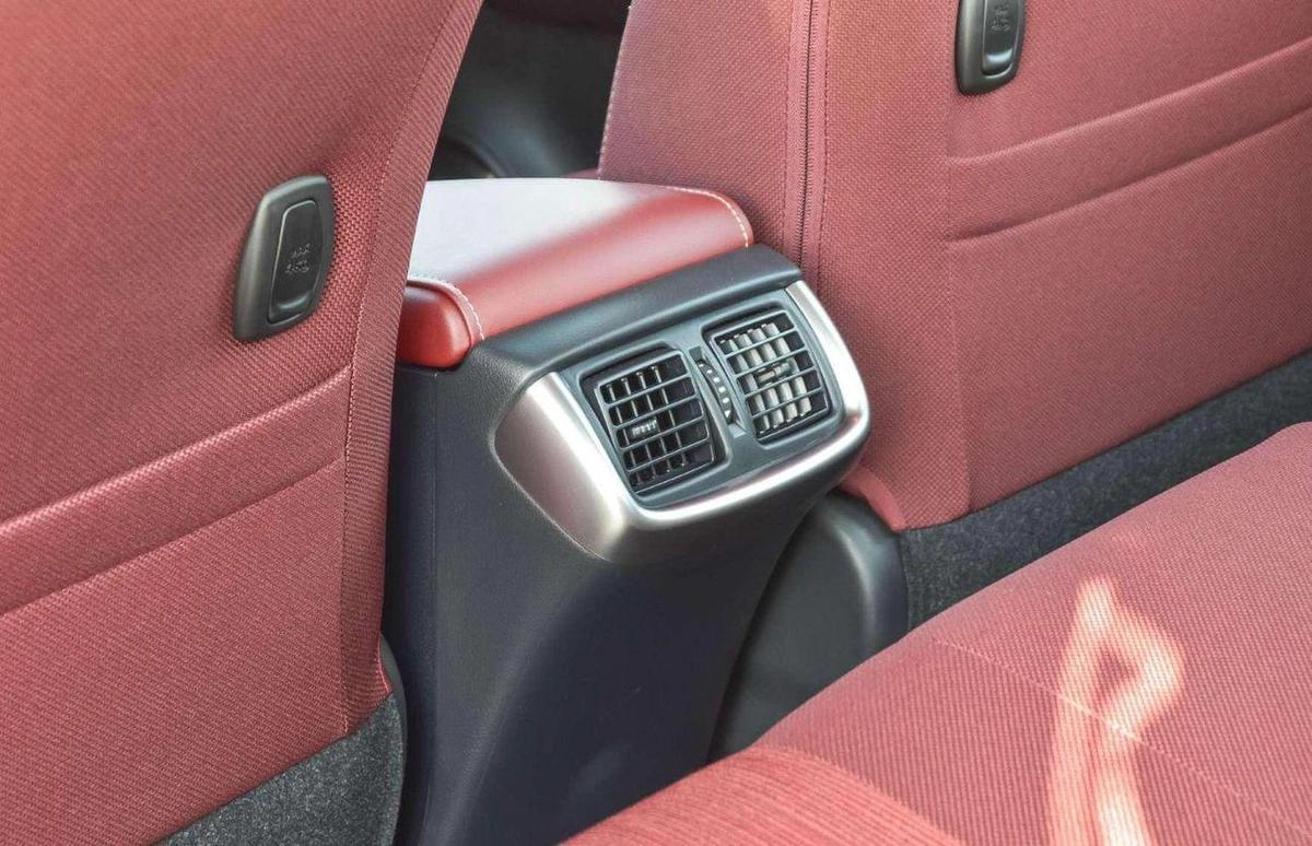 Toyota Hilux HILUX GLX 2.7L FULL OPTION-19-19