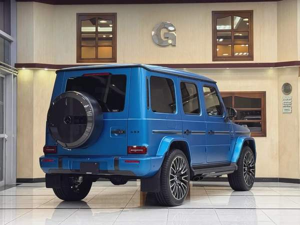 G 63 AMG / FULL CARBON FIBER / MANUFAKTUR EDITION / 2,200 Km