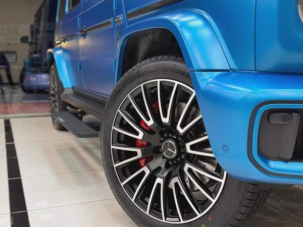 G 63 AMG / FULL CARBON FIBER / MANUFAKTUR EDITION / 2,200 Km