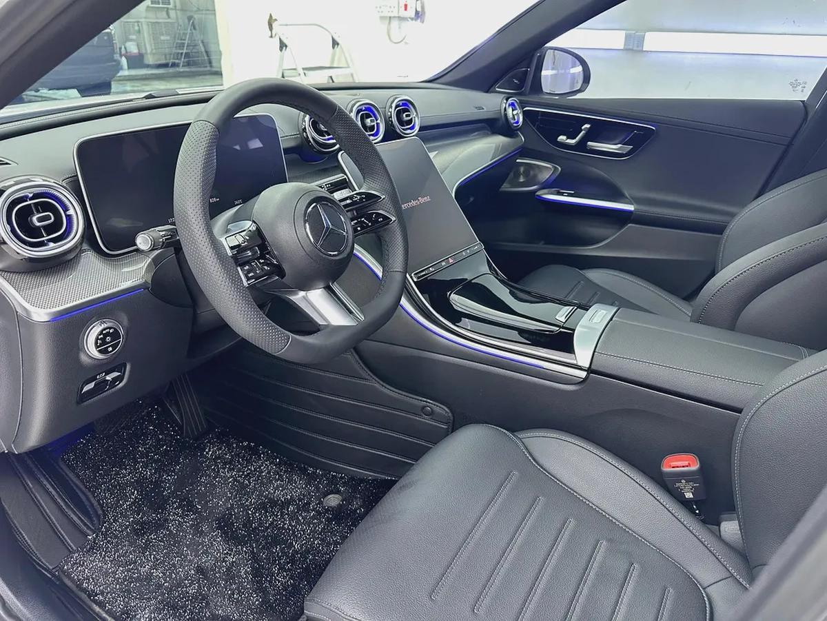 full option engain size 1.5 turbo with 14 languages including Arabic and English accident free-4-4
