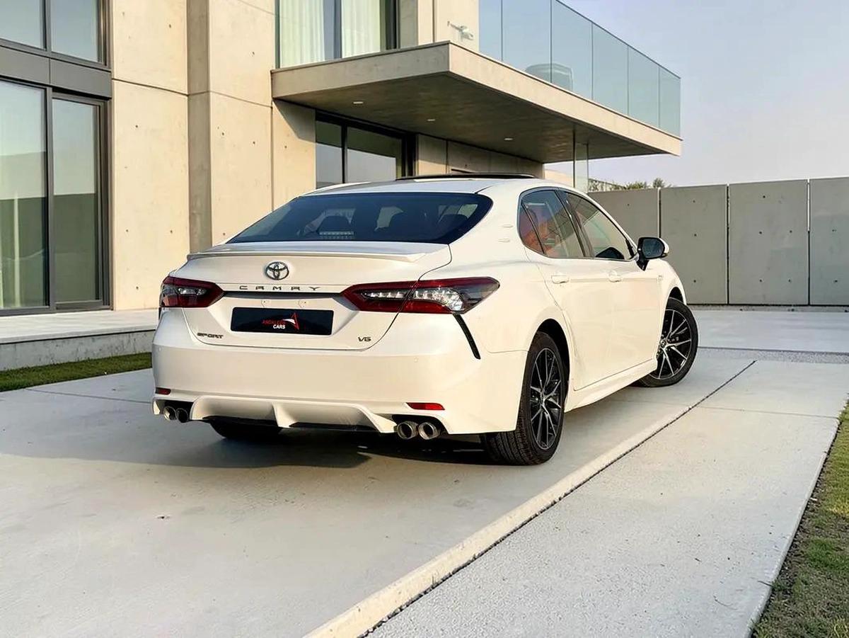 AED 1,599 P.M | 0% DOWN PAYMENT | TOYOTA CAMRY SPORT 3.5L V6 | Full Service History-6-6