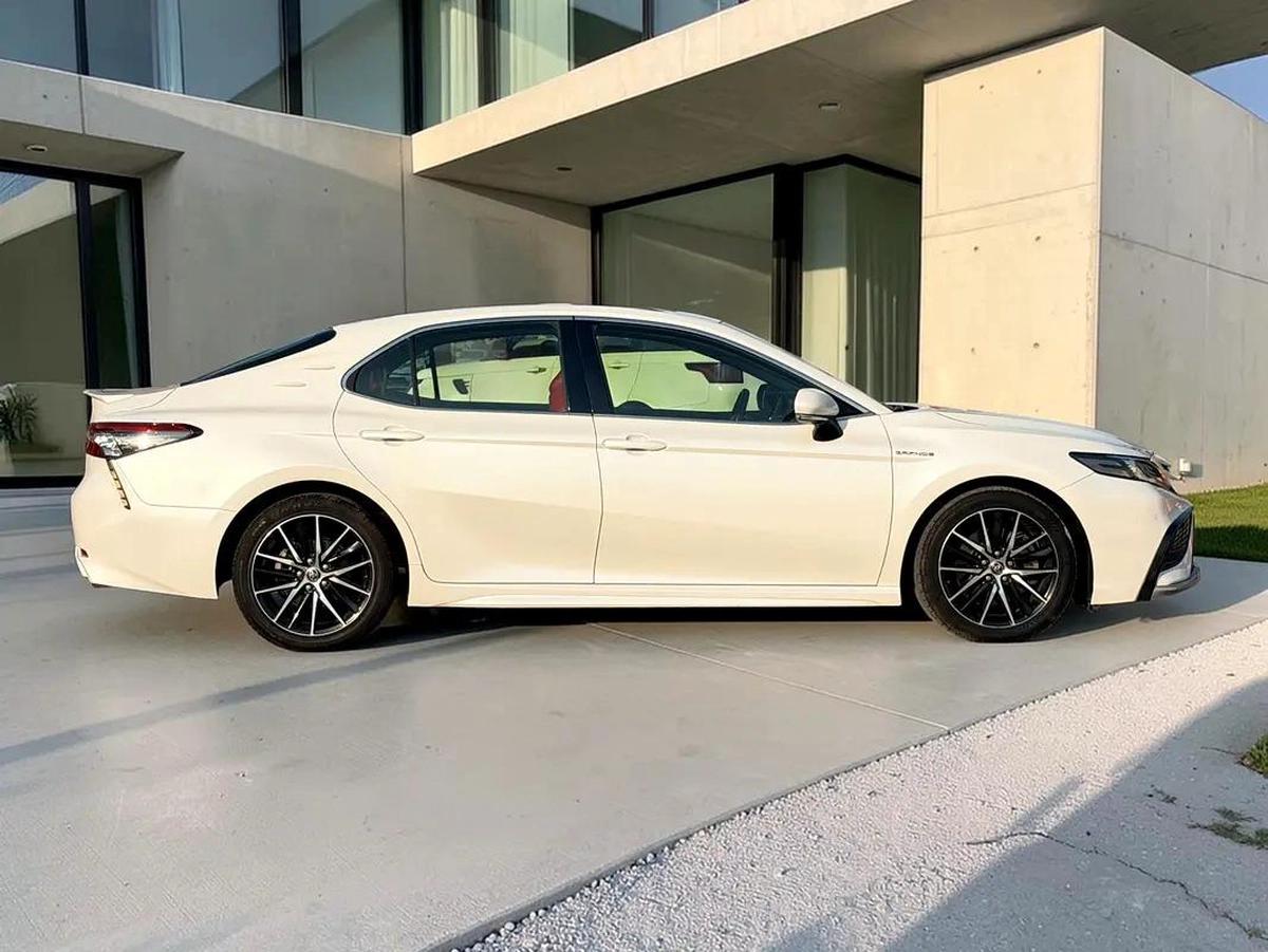 AED 1,599 P.M | 0% DOWN PAYMENT | TOYOTA CAMRY SPORT 3.5L V6 | Full Service History-17-17