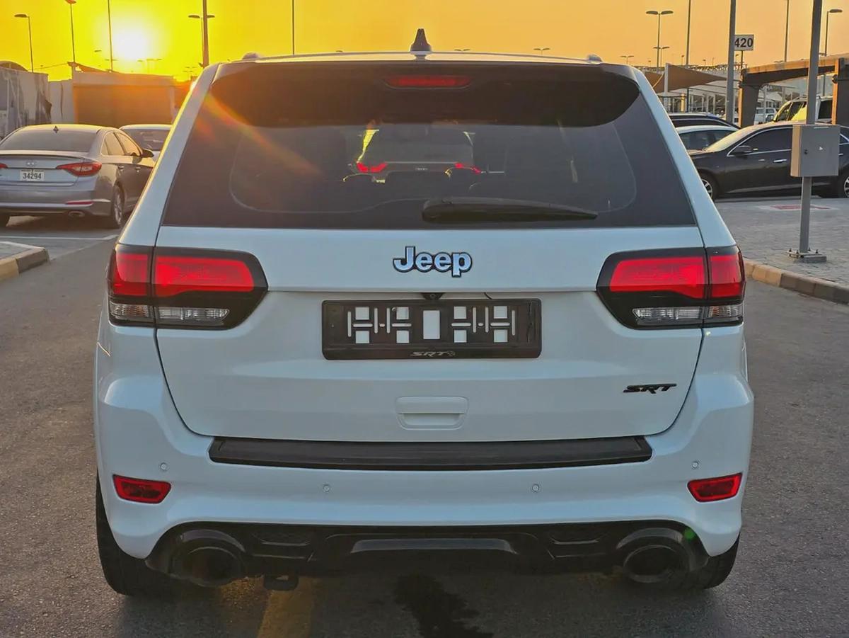 جيب كراند شيروكي 2014 مواصفات خليجية SRT 6.4 بحالة جيدة-6-6