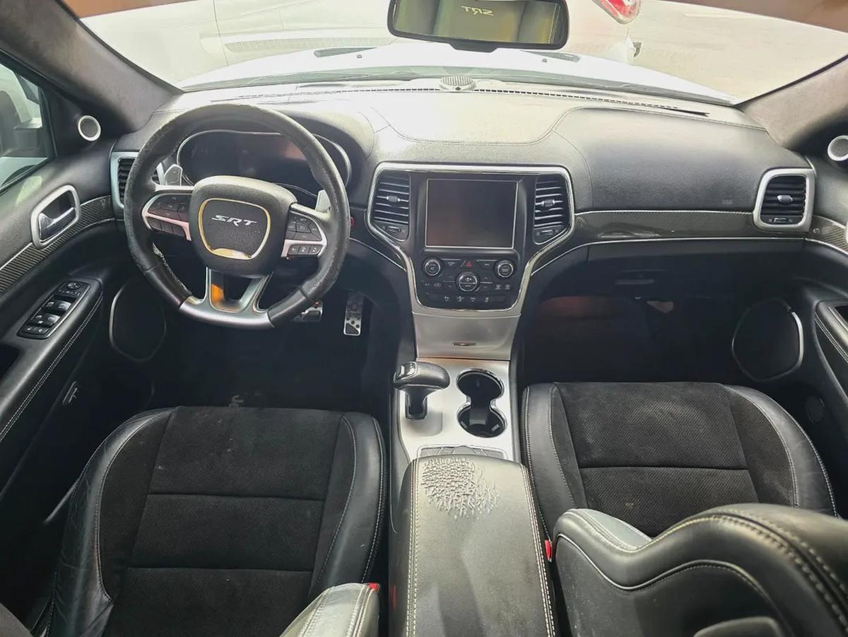 جيب كراند شيروكي 2014 مواصفات خليجية SRT 6.4 بحالة جيدة-7-7