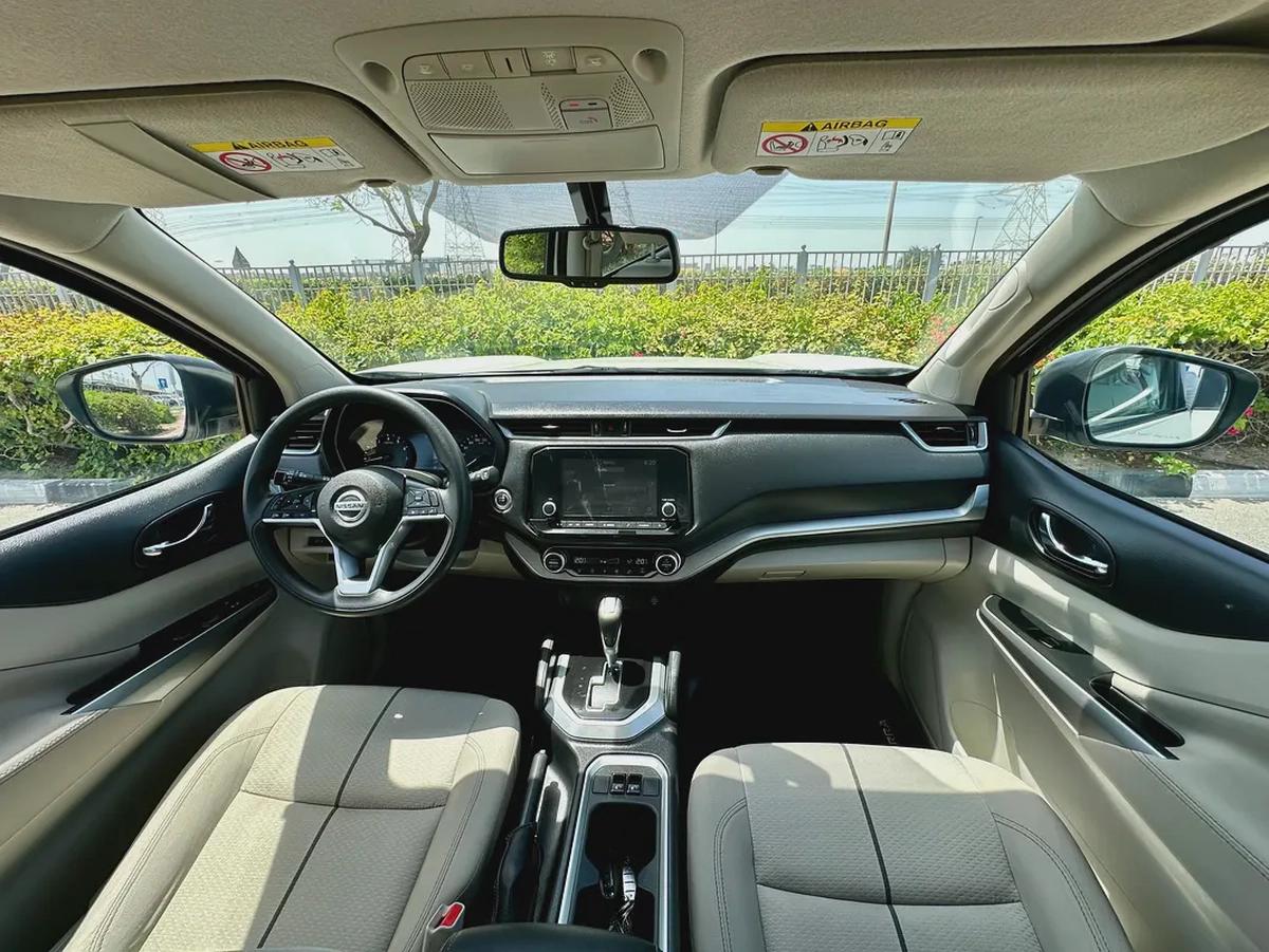 1270/- AED EMI 7-Seater 2023 Nissan Xterra Titanium 2.5L PUSH START || GCC Specs - Well Maintained-6-6