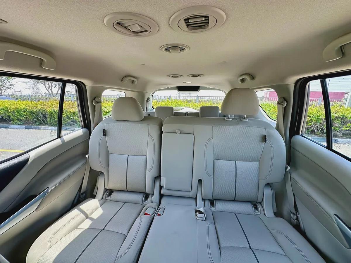 1270/- AED EMI 7-Seater 2023 Nissan Xterra Titanium 2.5L PUSH START || GCC Specs - Well Maintained-19-19