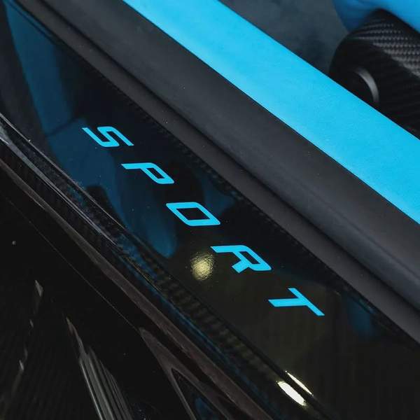 2019 BUGATTI CHIRON SPORT ( 110 Anniversary Edition) (1000KM) ( 4 years Warranty+Service Contract)