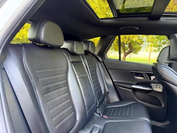 Mercedes Benz GLC 300 FULL OPTIONS UNDER WARRANTY VERY GOOD CONDITION