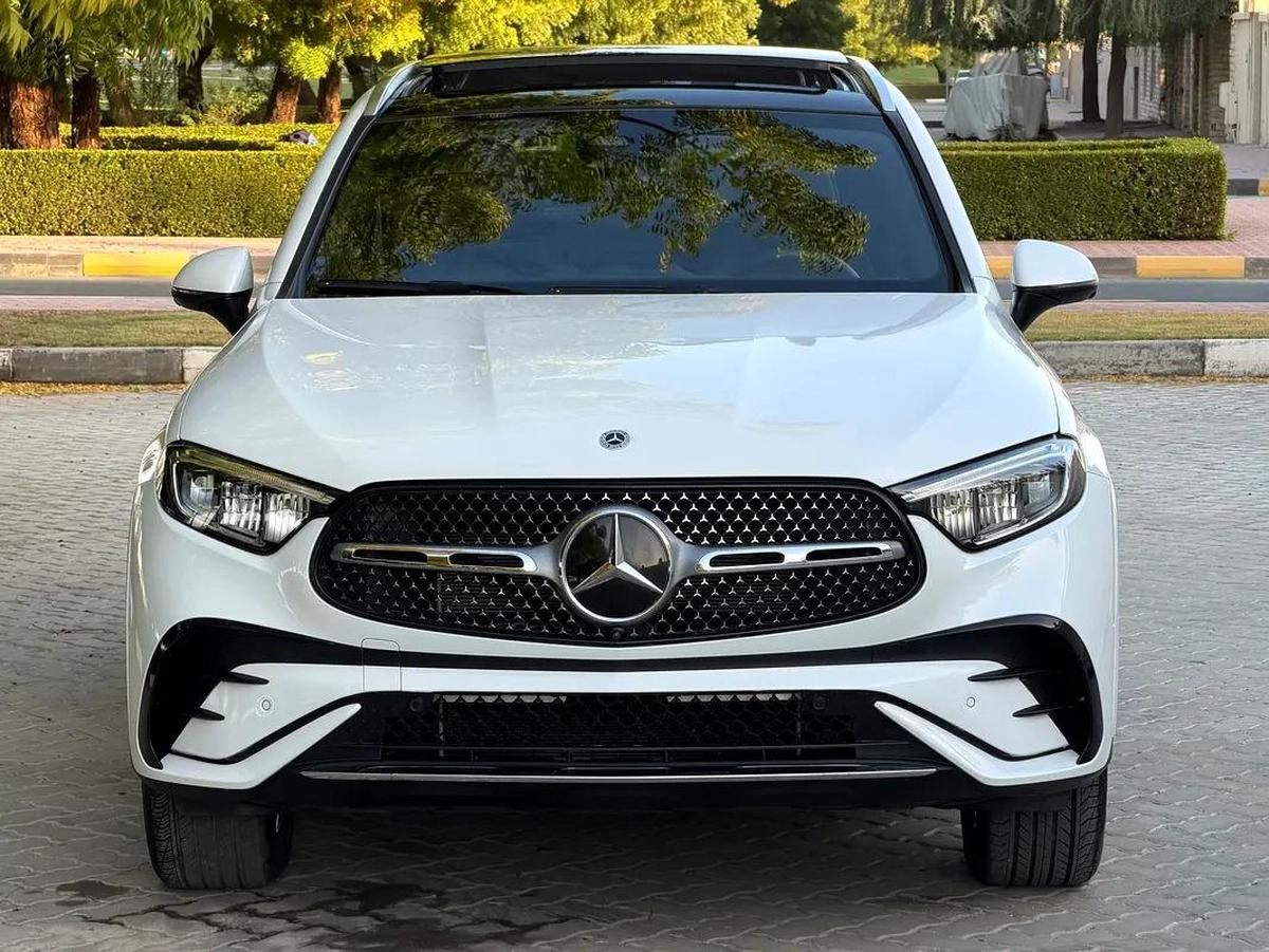 Mercedes Benz GLC 300 FULL OPTIONS UNDER WARRANTY VERY GOOD CONDITION-10-10