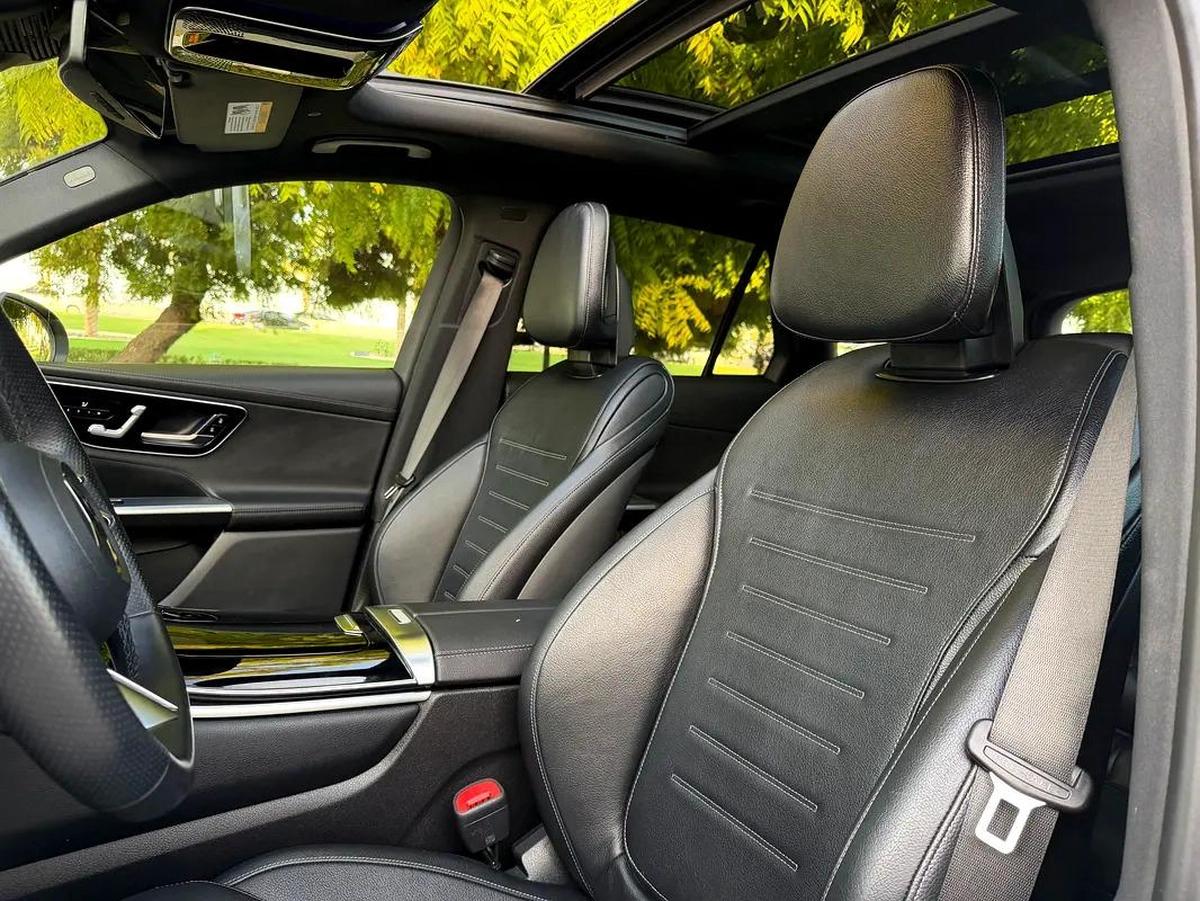 Mercedes Benz GLC 300 FULL OPTIONS UNDER WARRANTY VERY GOOD CONDITION-4-4