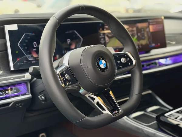 BMW 740i Master Class xDrive GCC Space Under warranty