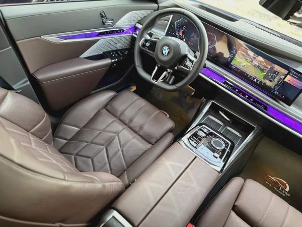 BMW 740i Master Class xDrive GCC Space Under warranty