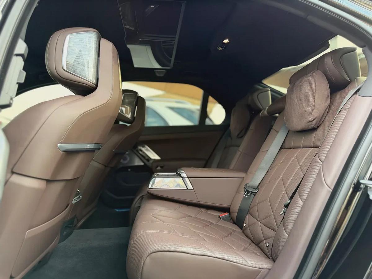 BMW 740i Master Class xDrive GCC Space Under warranty-12-12