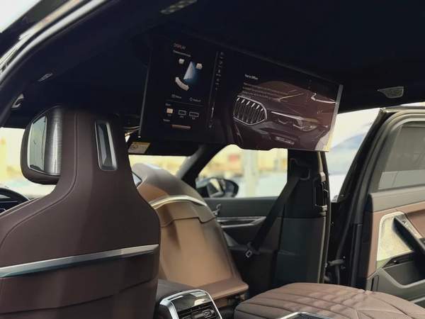 BMW 740i Master Class xDrive GCC Space Under warranty