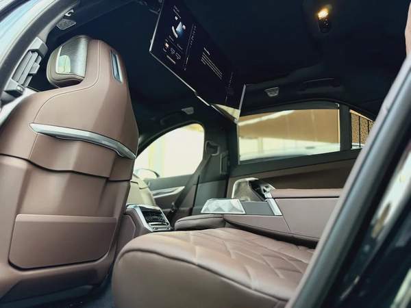BMW 740i Master Class xDrive GCC Space Under warranty