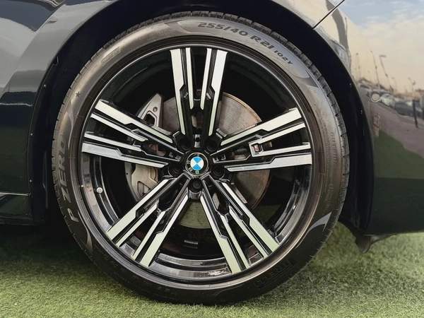 BMW 740i Master Class xDrive GCC Space Under warranty
