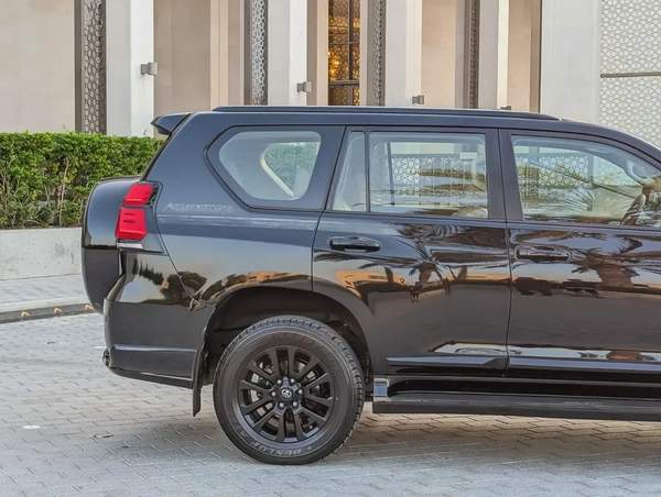 TOYOTA PRADO 2021 VXR ADVENTURE GCC V6 4.0L ACCIDENT FREE IN EXCELLENT CONDITION