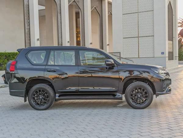 TOYOTA PRADO 2021 VXR ADVENTURE GCC V6 4.0L ACCIDENT FREE IN EXCELLENT CONDITION